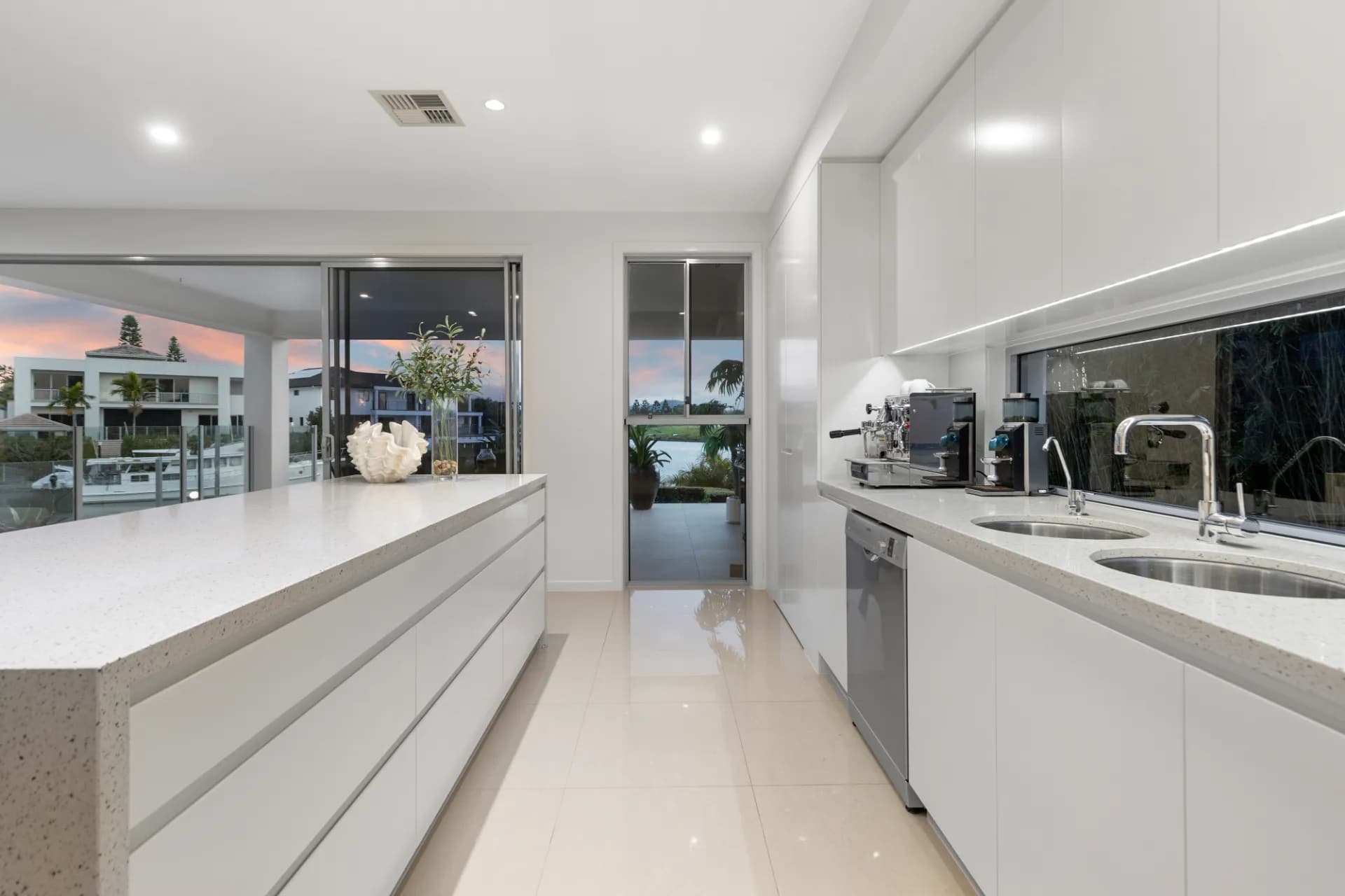 18 Ferrymans Court, Helensvale., Helensvale - Thumbnail 5