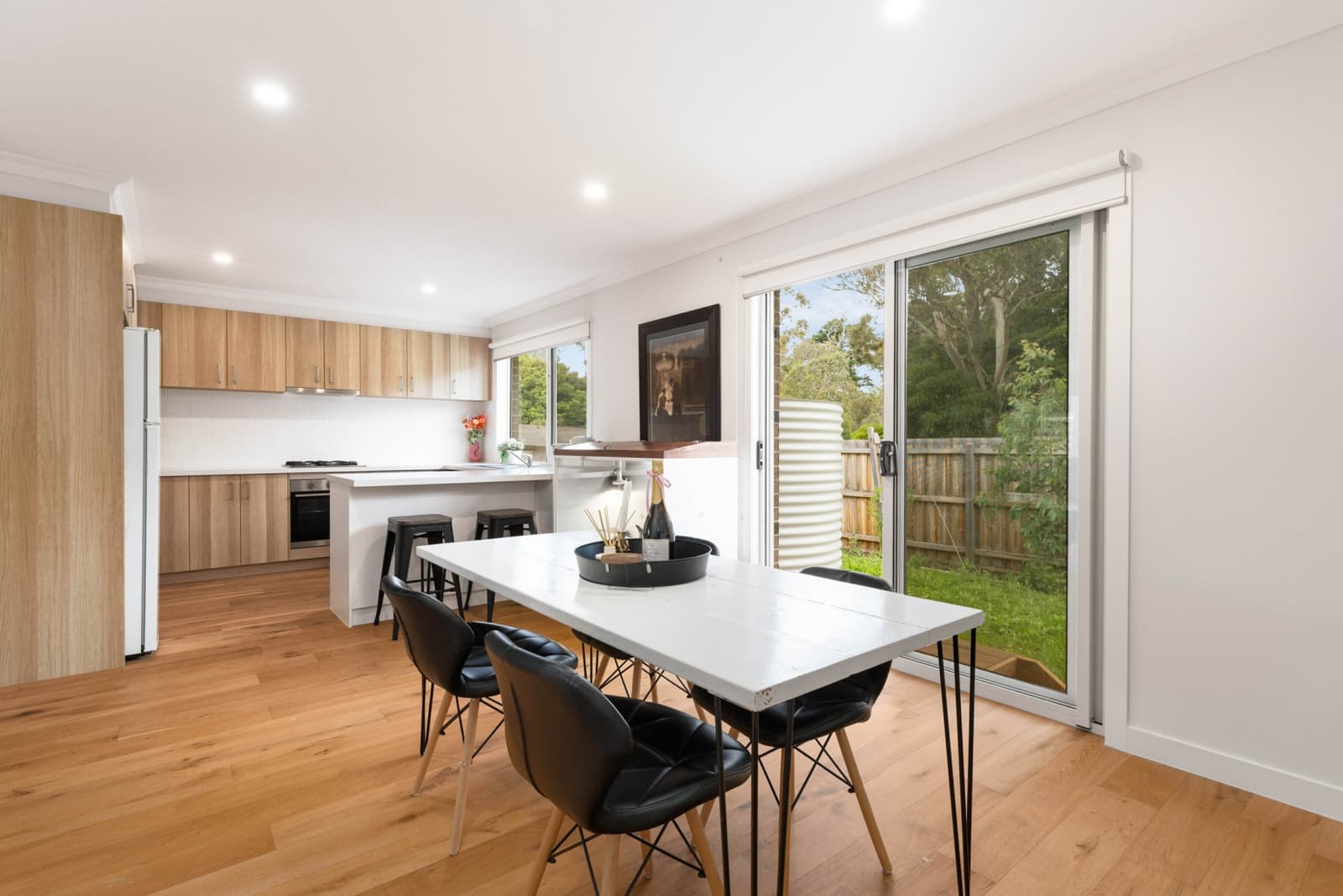 5 Eileen Close,Croydon, Croydon - Thumbnail 6