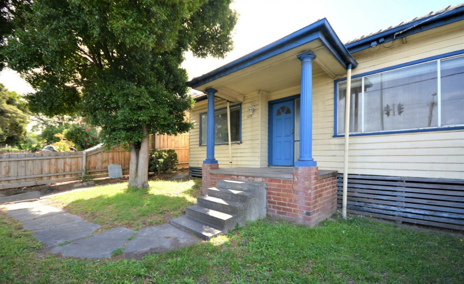 215 Dundas Street,Preston, Preston - Thumbnail 2