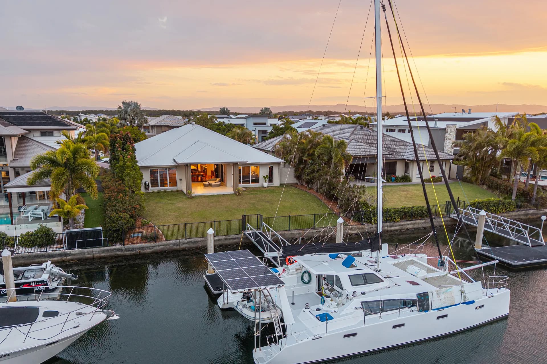 9 Sunset Place, Jacobs Well., Jacobs Well - Thumbnail 2