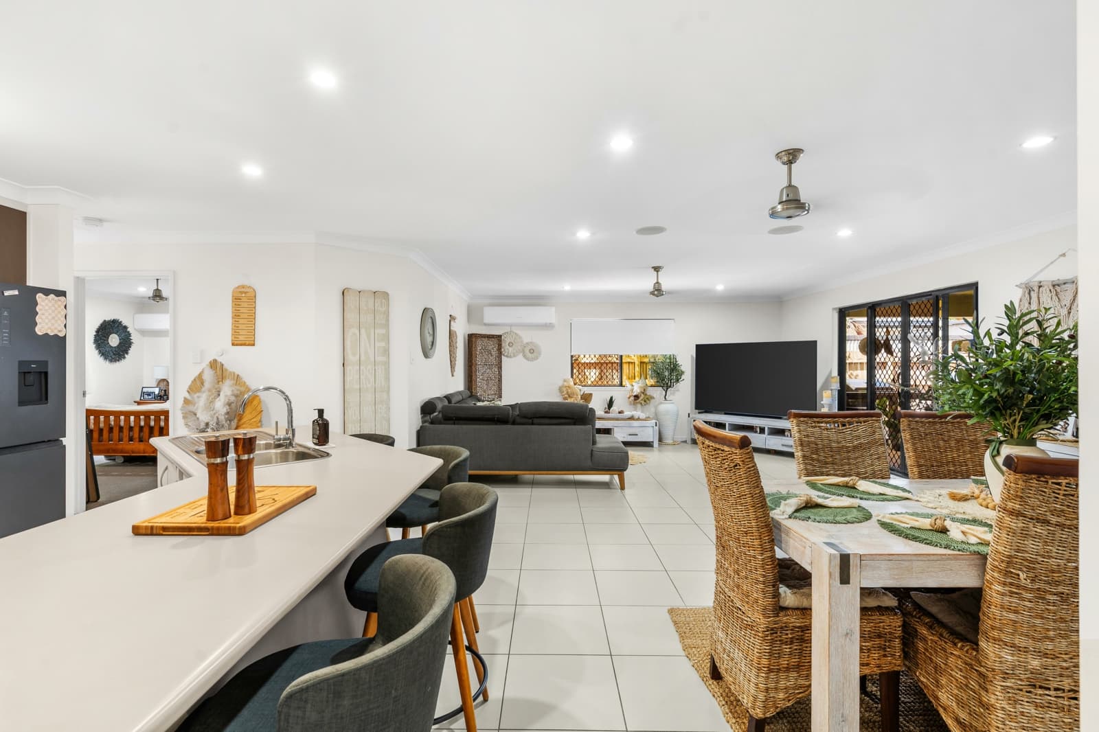8 Hansen Court,Marian, Marian - Image 1