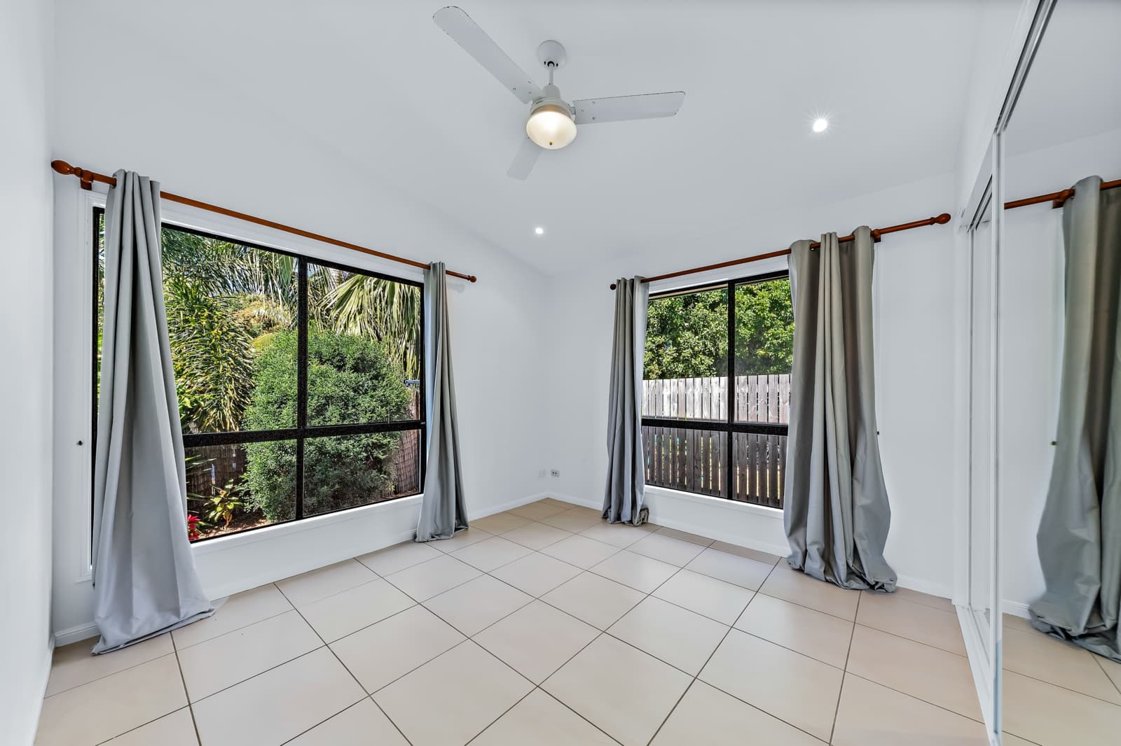 9 Sentry Court,Jubilee Pocket, Jubilee Pocket - Thumbnail 5