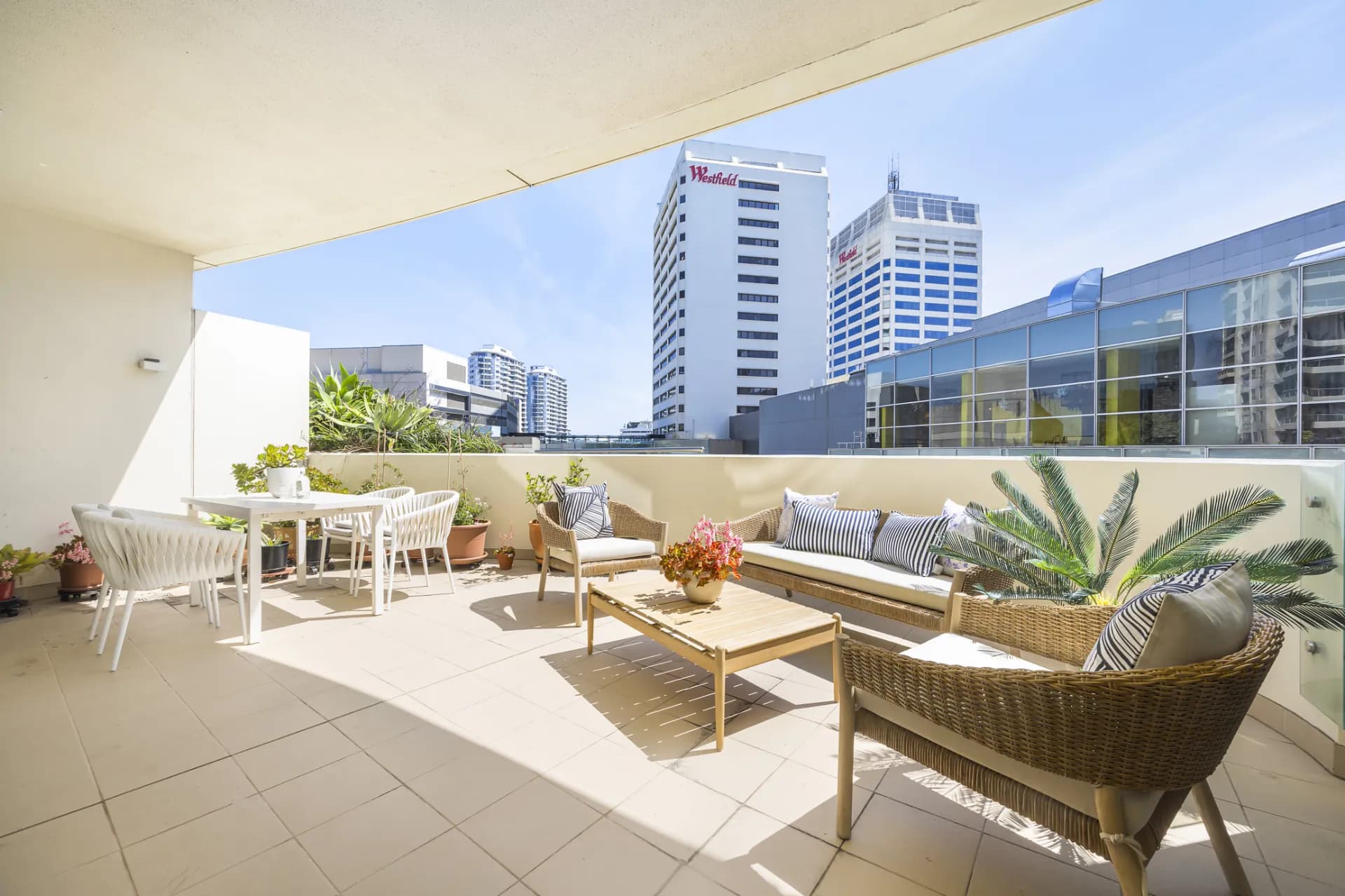 403/241 Oxford Street, Bondi Junction., Bondi Junction - Thumbnail 2