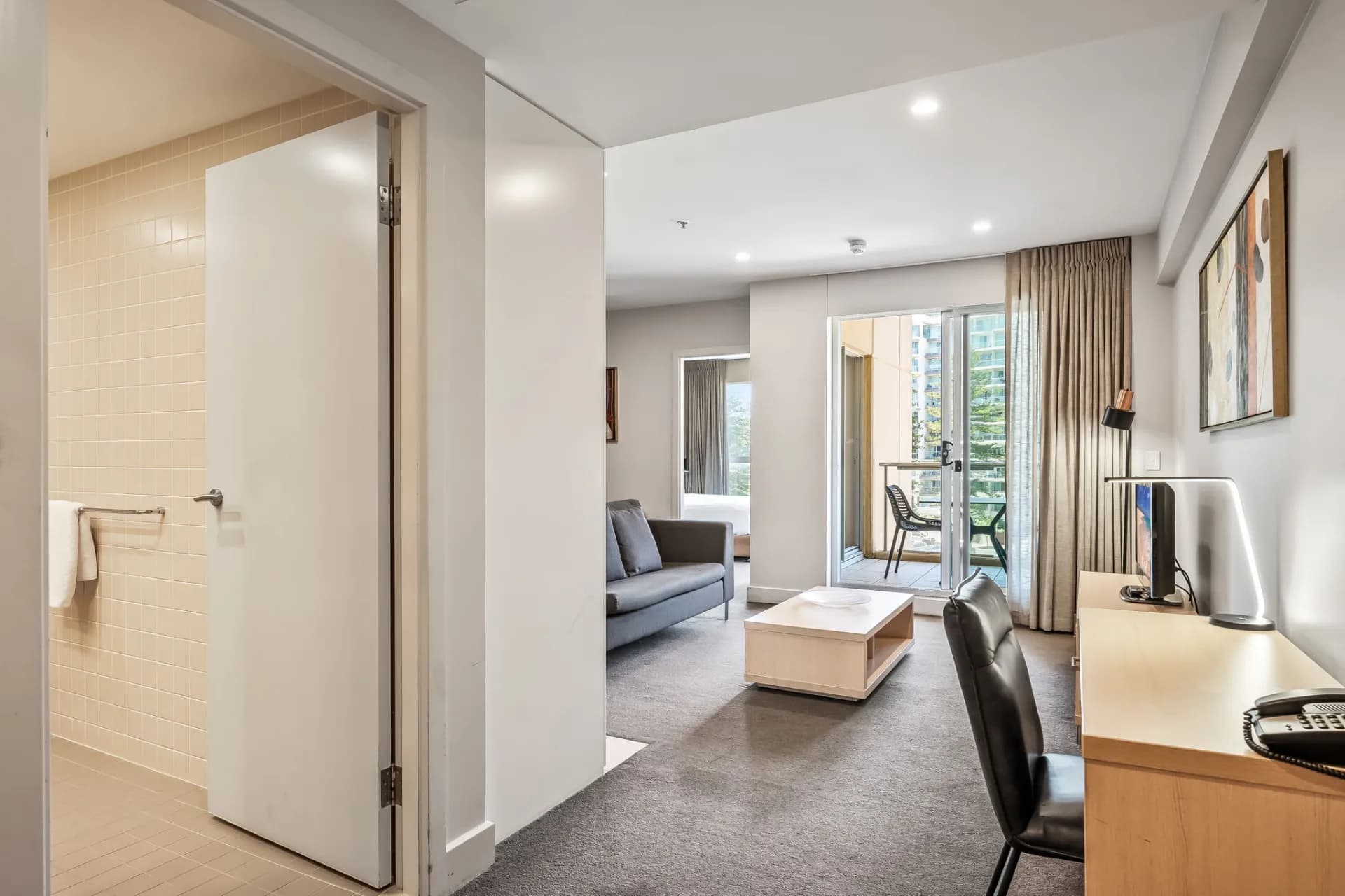 301/16 Holdfast  Promenade, Glenelg., Glenelg - Thumbnail 2