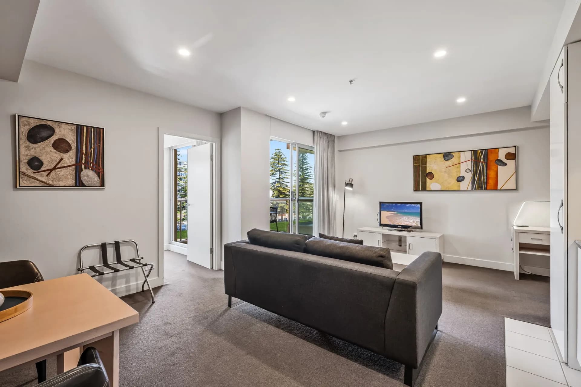 301/16 Holdfast  Promenade, Glenelg., Glenelg - Thumbnail 4
