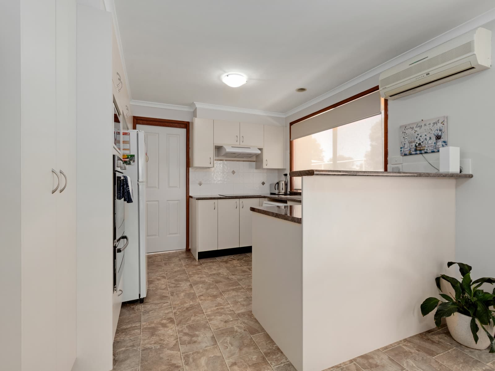 44 Thomas Mitchell Crescent,Sunshine Bay, Sunshine Bay - Thumbnail 7