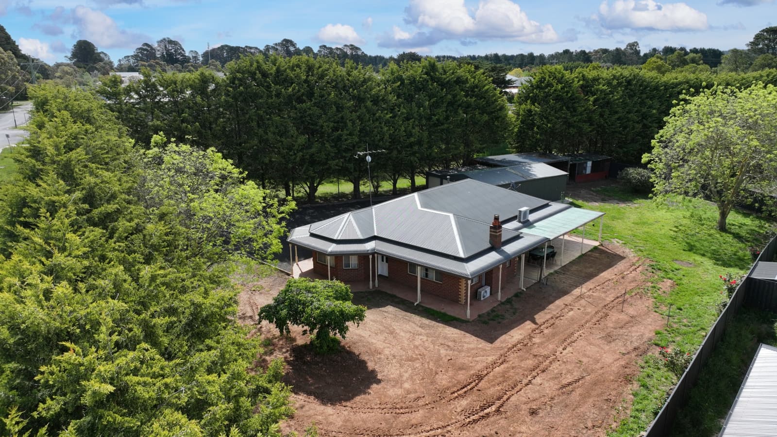 14 Myrtle Grove Road,Ballan, Ballan - Thumbnail 2