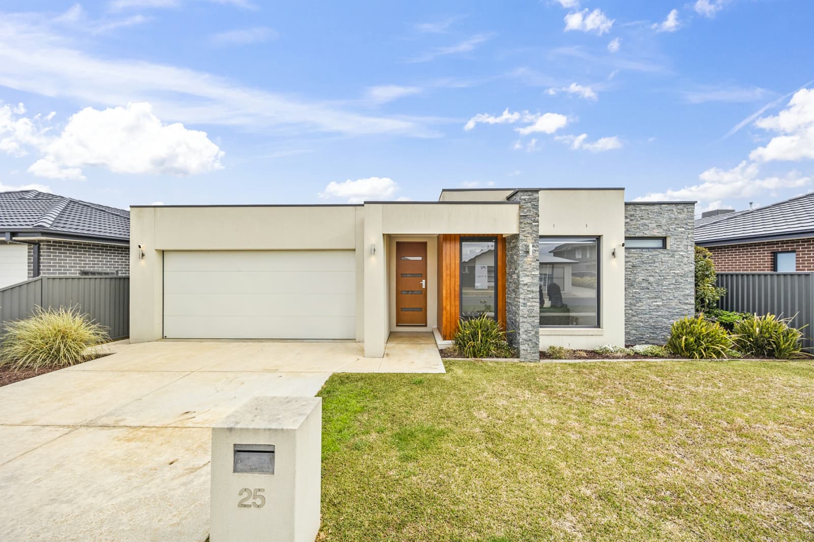 25 Moore Way,Lucas, Lucas - Image 1