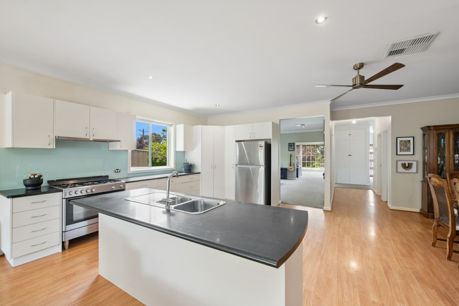 4 Eastern Road,Strathdale, Strathdale - Thumbnail 4