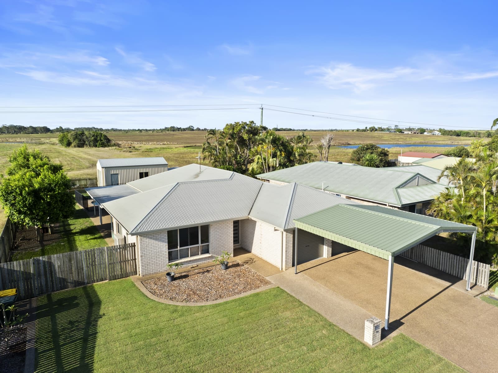 32 Pettigrew Drive,Kalkie, Kalkie - Image 1