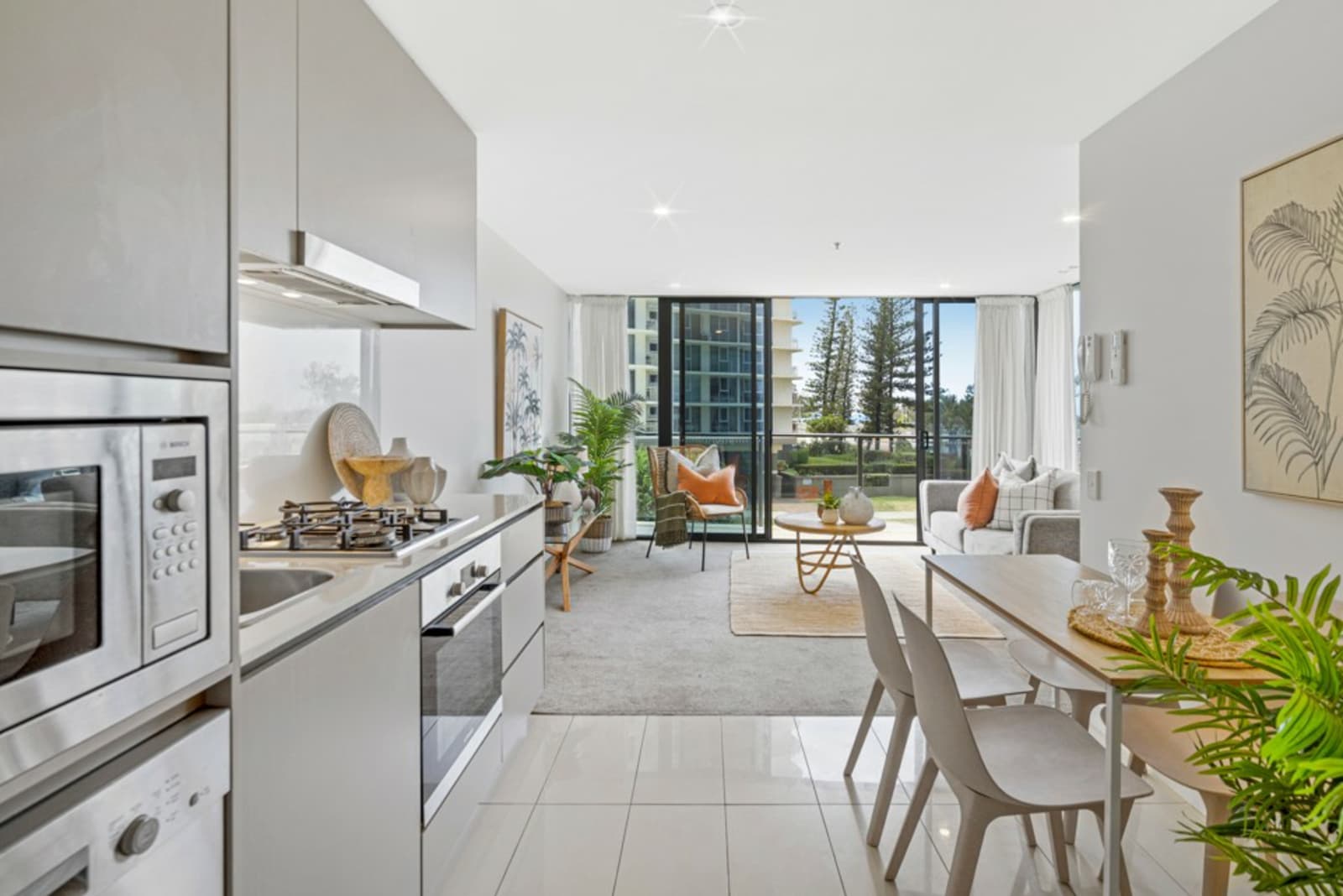 204/3440 Surfers Paradise Boulevard,Surfers Paradise, Surfers Paradise - Thumbnail 6