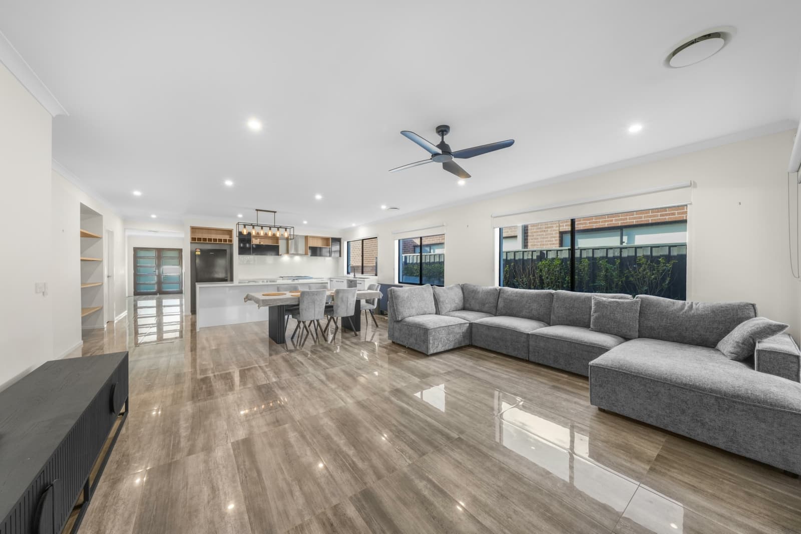 12 Orinoco Chase,Werribee, Werribee - Thumbnail 2