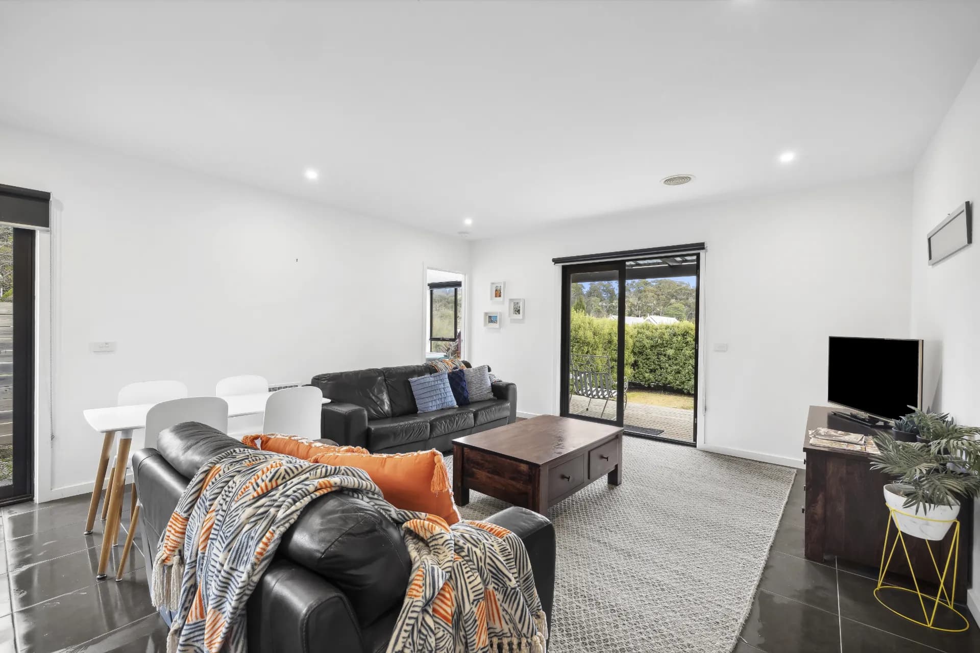 27  King  Street, Daylesford., Daylesford - Thumbnail 2