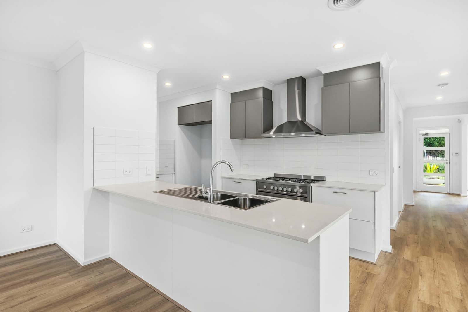 100 Bellarine Highway, Newcomb - Thumbnail 5