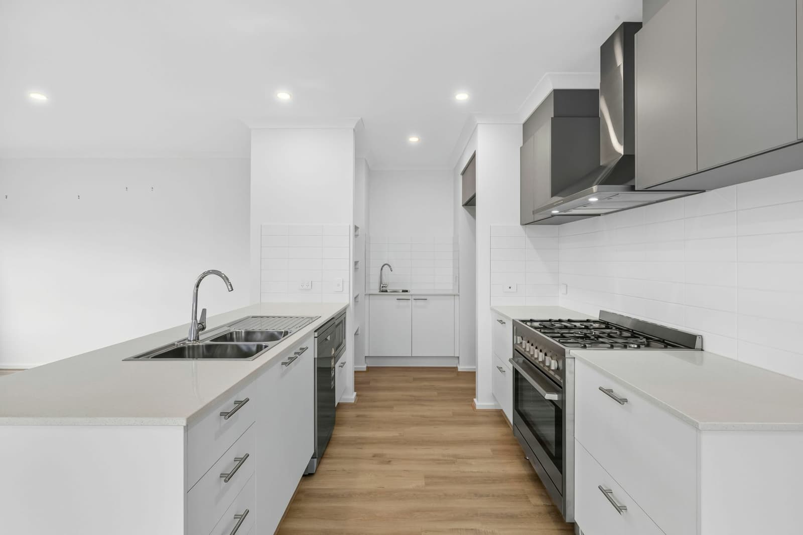 100 Bellarine Highway, Newcomb - Thumbnail 6