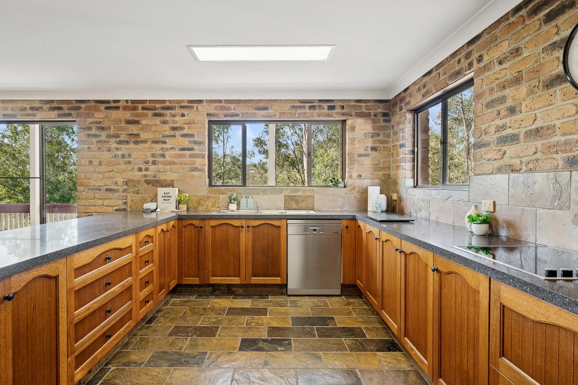 19 Seraya Court, Closeburn - Thumbnail 6
