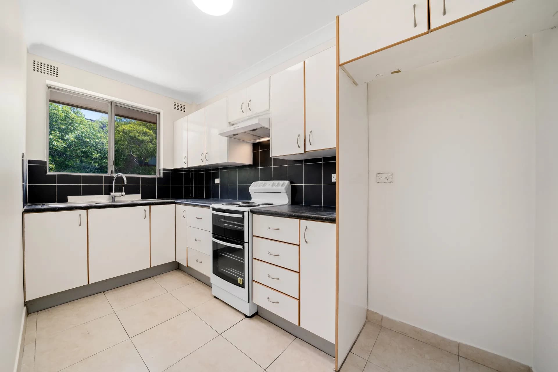 10/4 Alexandra Avenue, Westmead, NSW, Westmead - Thumbnail 4