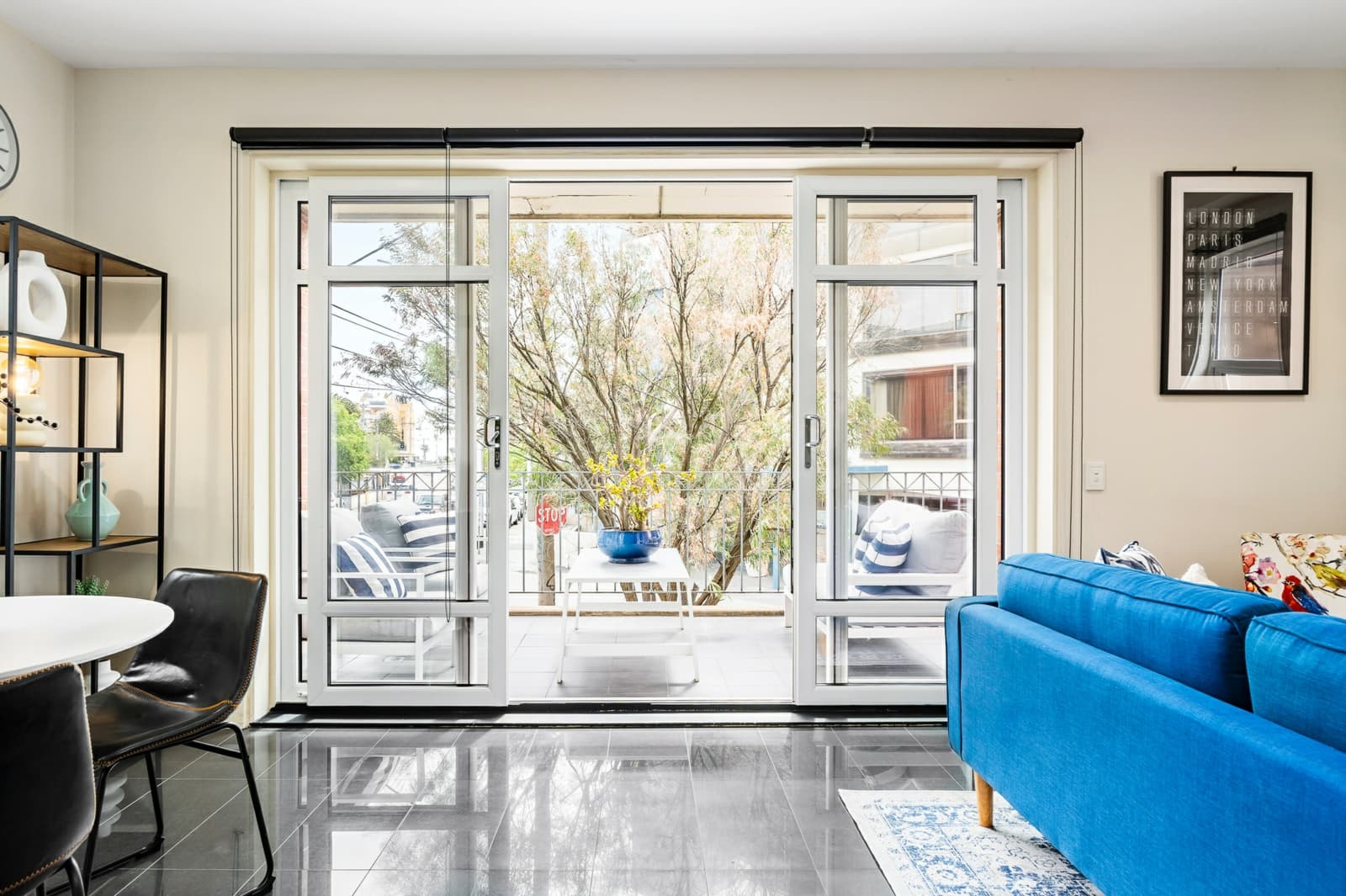1/10 Carlisle Street,St Kilda, St Kilda - Thumbnail 2