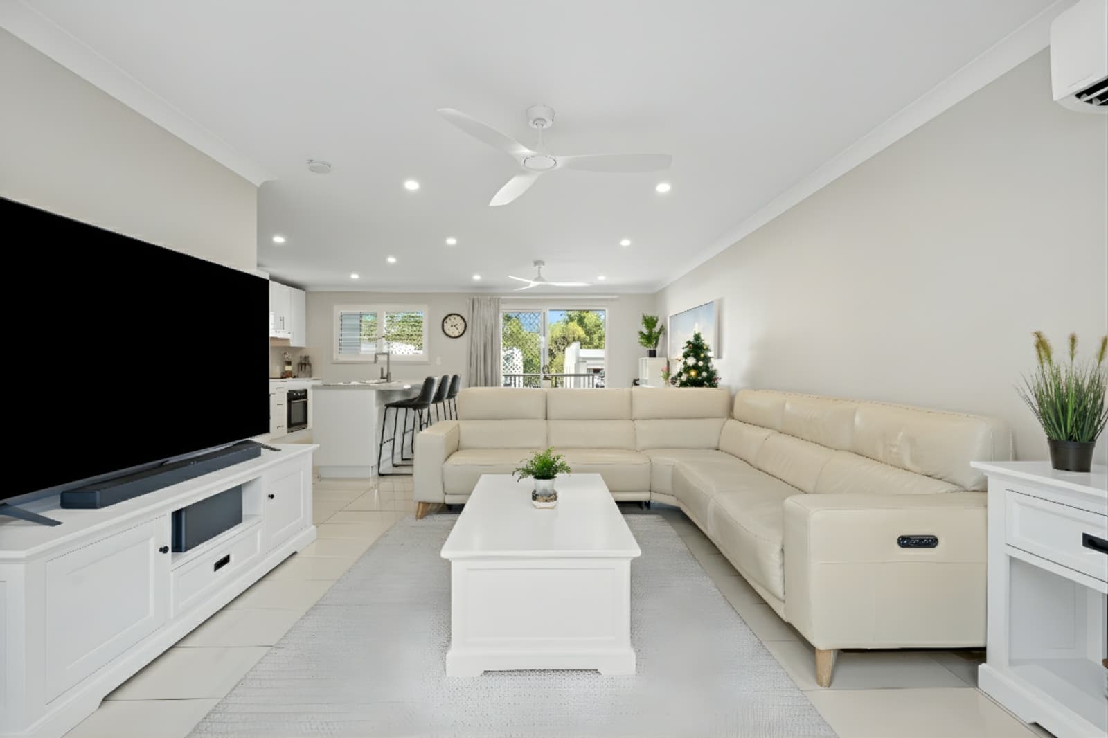16/108 Nicholson Street,Greenslopes, Greenslopes - Image 1