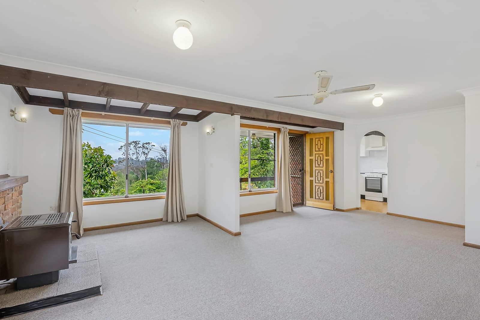 30 Flora Street,Wentworth Falls, Wentworth Falls - Thumbnail 2