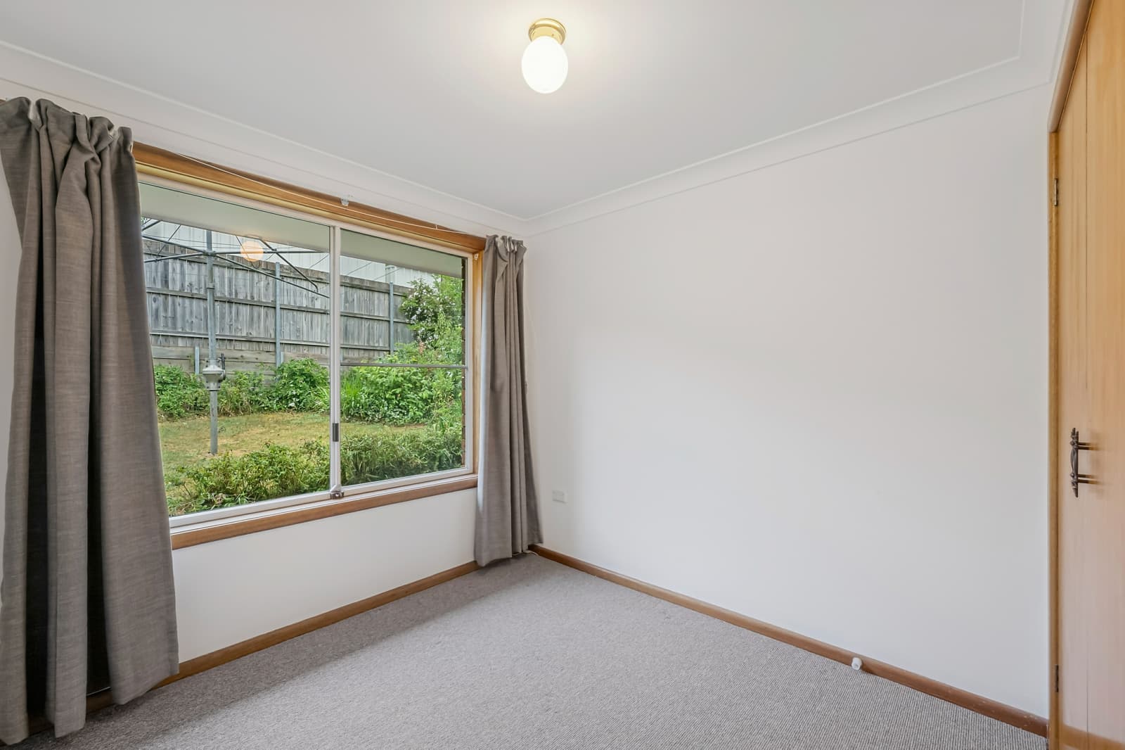 30 Flora Street,Wentworth Falls, Wentworth Falls - Thumbnail 4