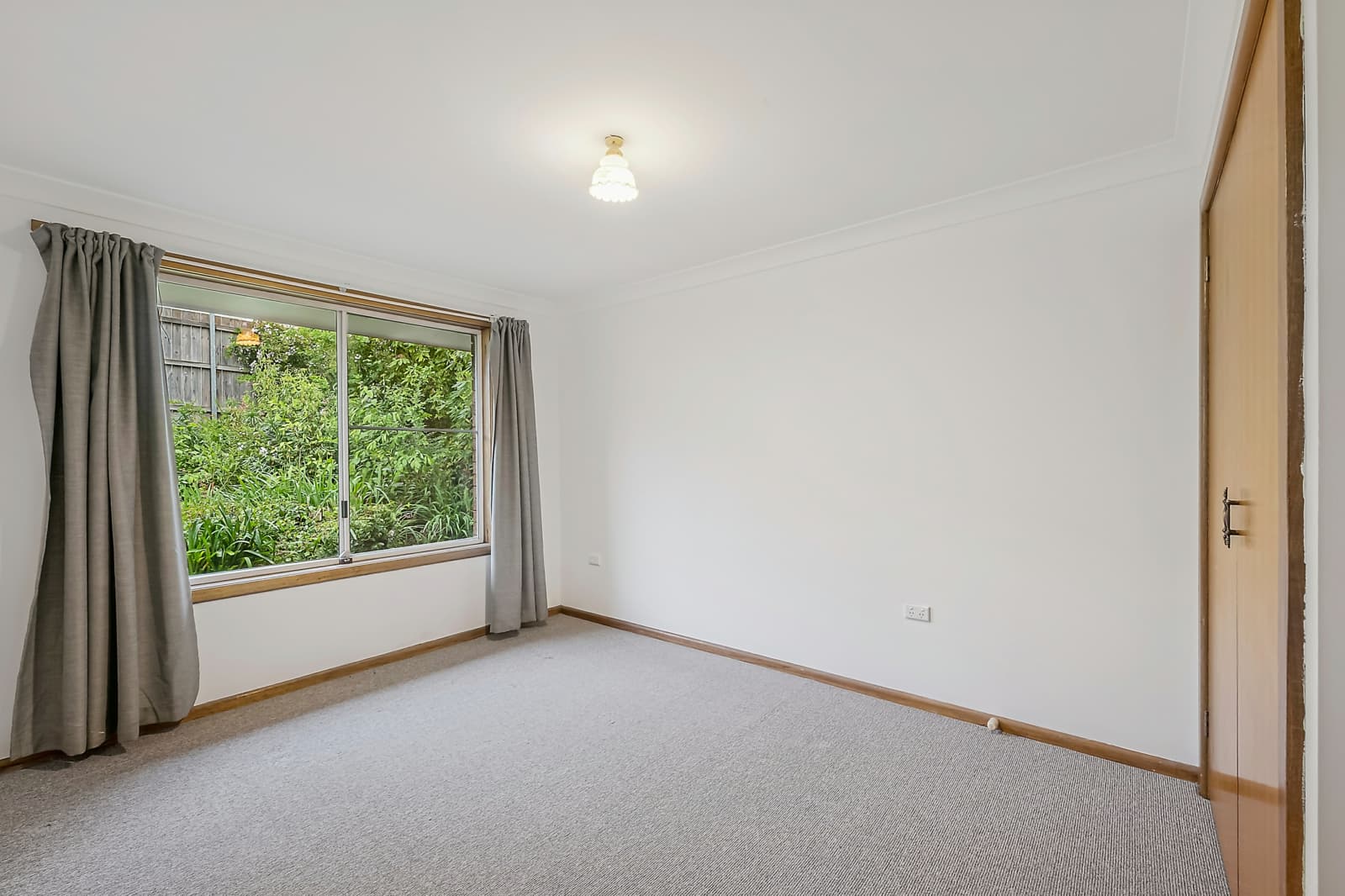30 Flora Street,Wentworth Falls, Wentworth Falls - Thumbnail 6