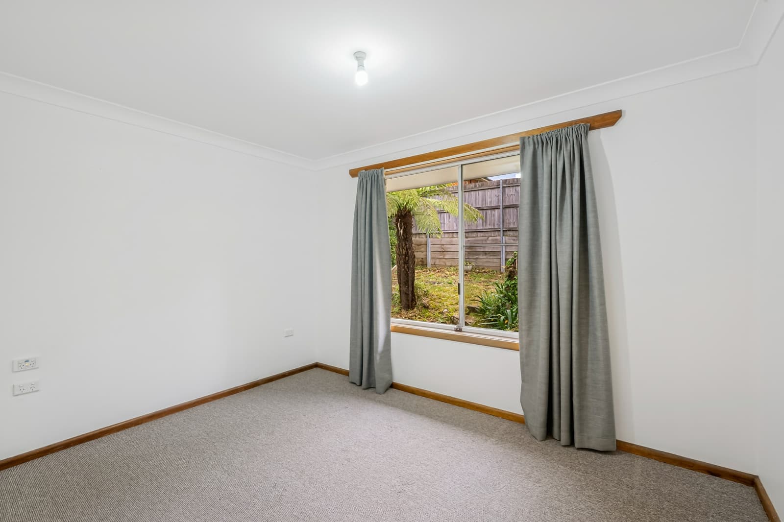 30 Flora Street,Wentworth Falls, Wentworth Falls - Thumbnail 8