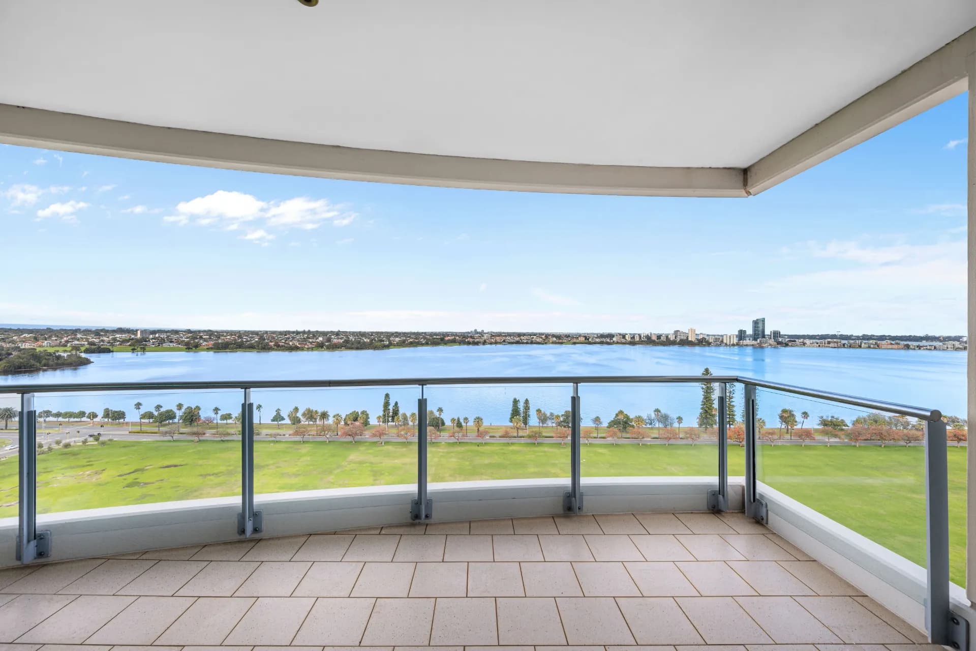 55/42-52 Terrace Road, East Perth., East Perth - Thumbnail 4