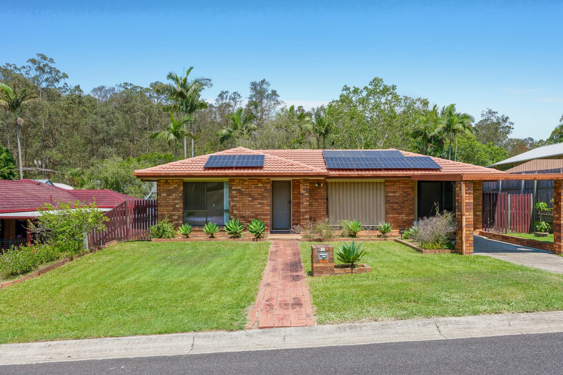 25 Glenalwyn Street, Holland Park., Holland Park - Image 1