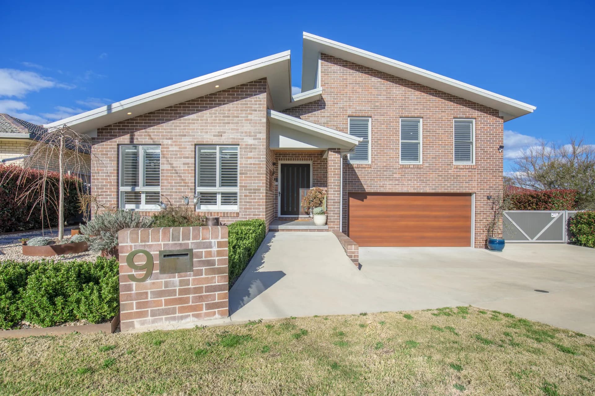 9 Chestnut Avenue, Armidale - Image 1