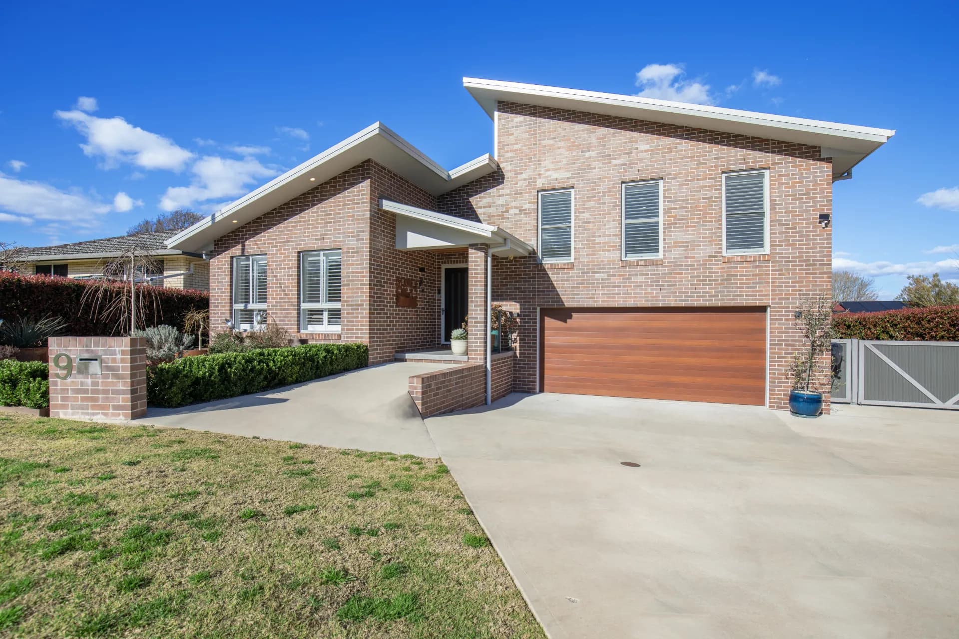 9 Chestnut Avenue, Armidale - Thumbnail 2