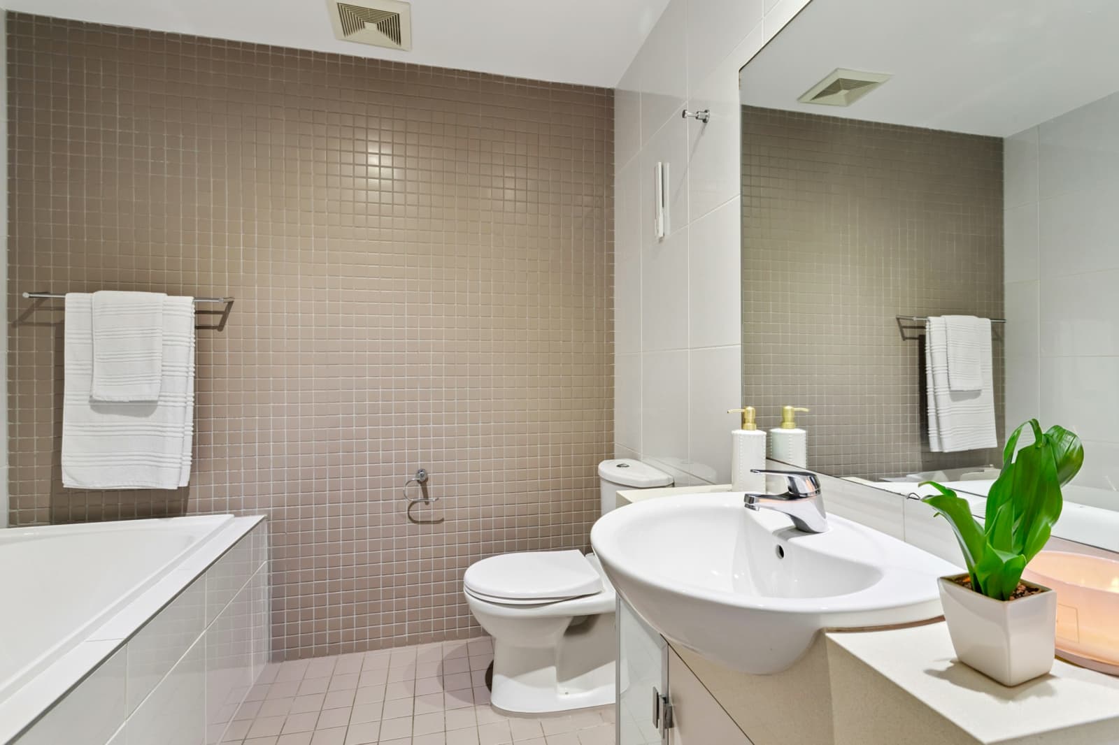 319/4 Stromboli Strait,Wentworth Point, Wentworth Point - Thumbnail 7