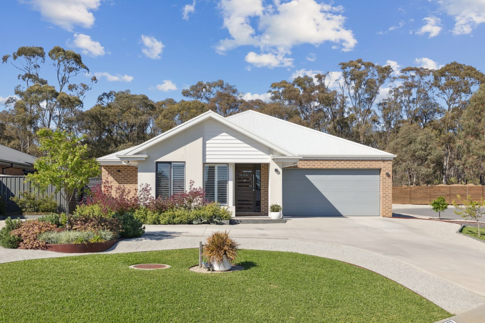 27 Drumbane Drive,Golden Square, Golden Square - Image 1