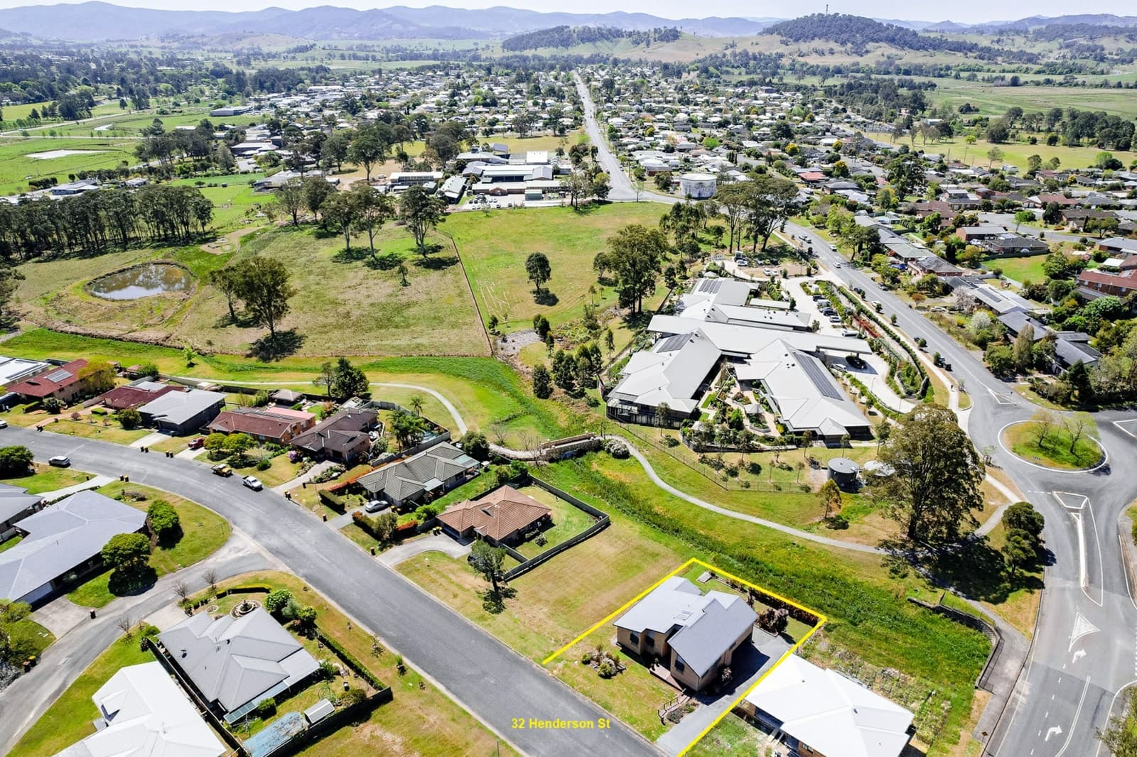 32 Henderson Street,Gloucester, Gloucester - Thumbnail 4