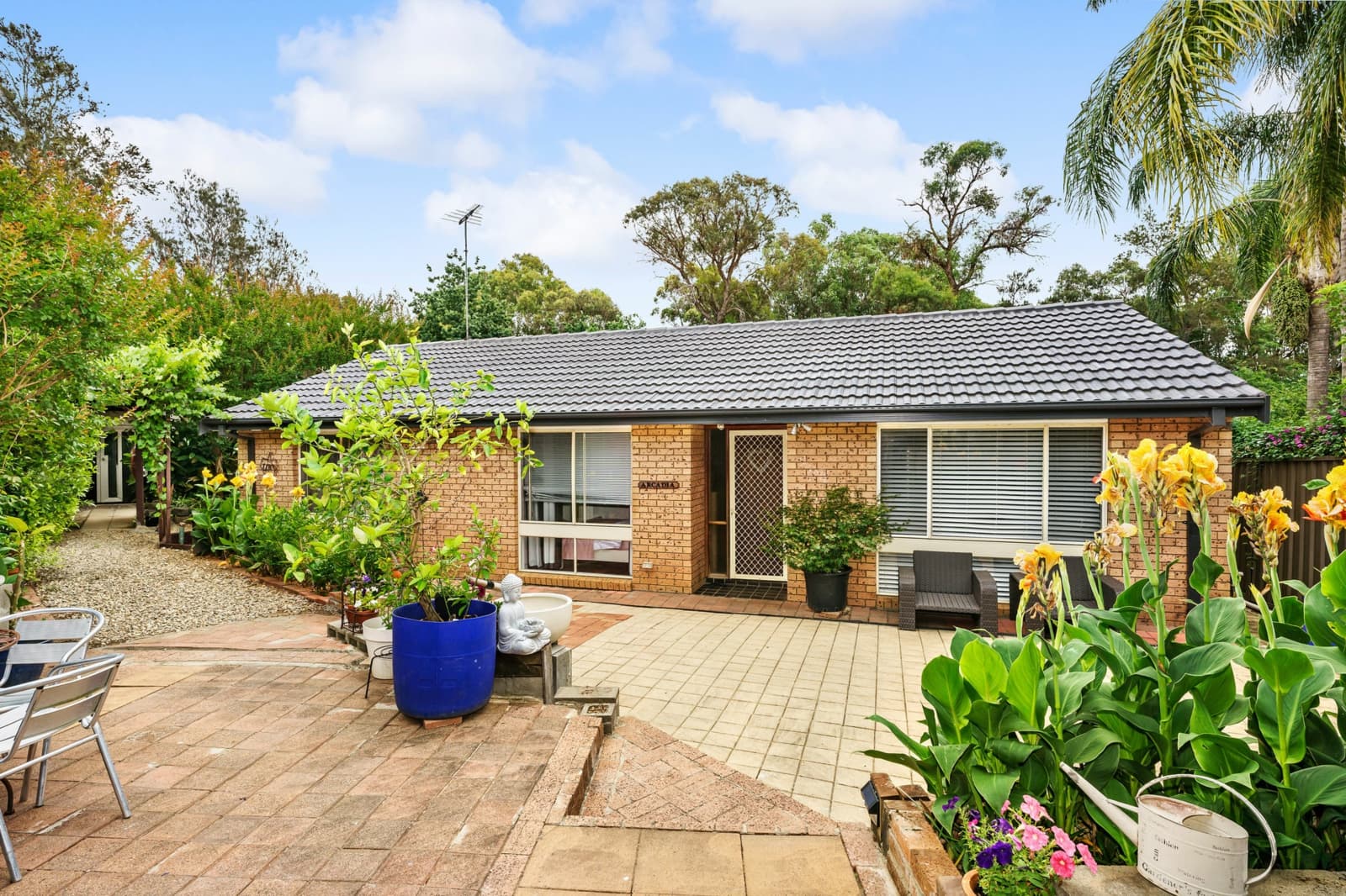 27 Maroubra Crescent,Woodbine, Woodbine - Image 1