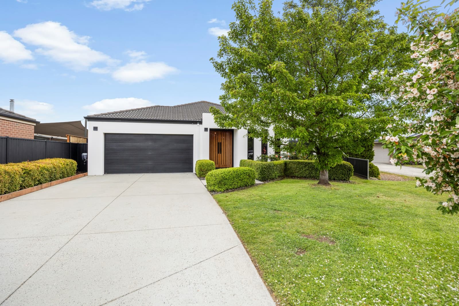 8 Dartmoor Court,Alfredton, Alfredton - Image 1