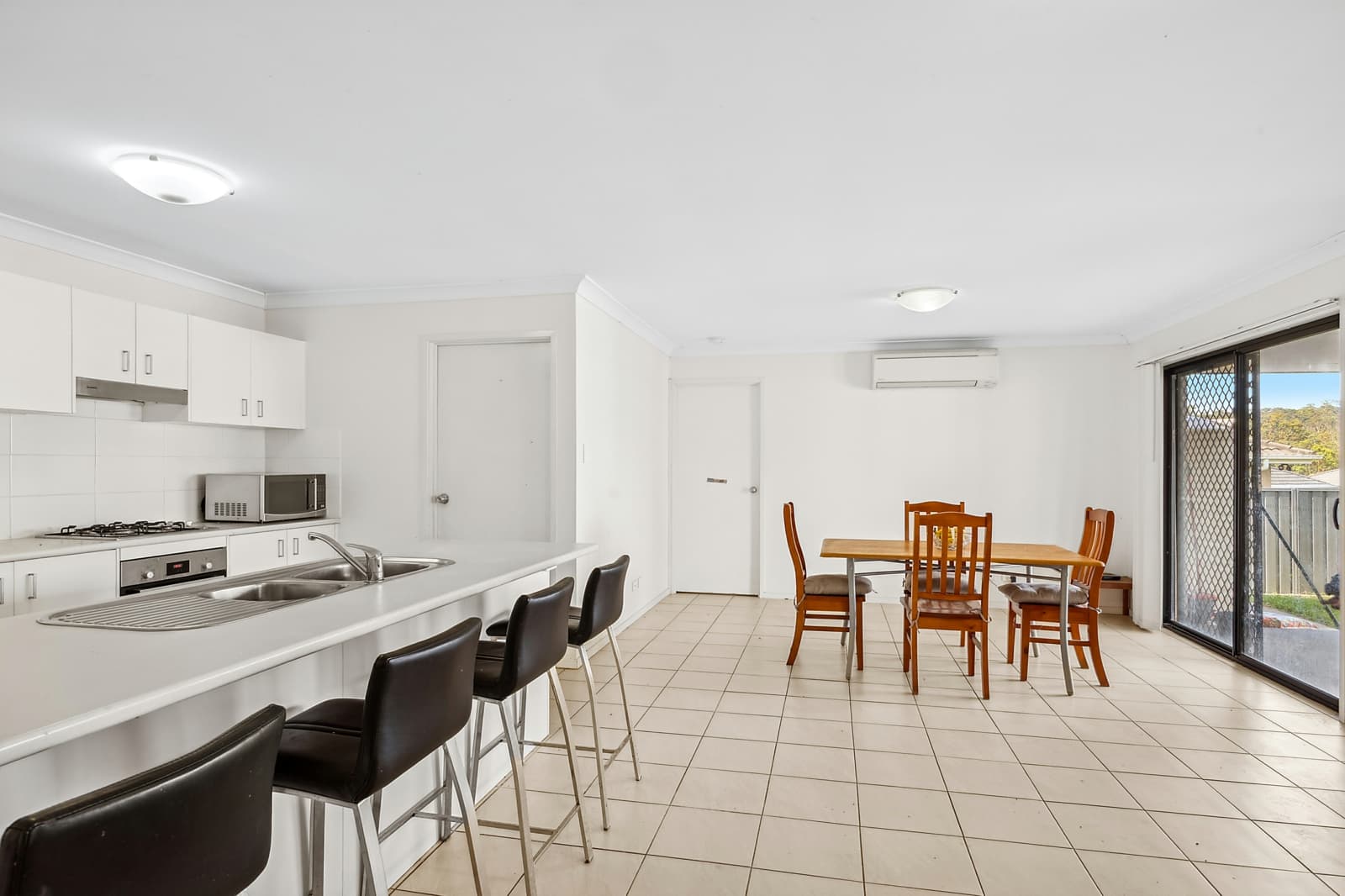 17 Salamander Road,Wadalba, Wadalba - Thumbnail 3
