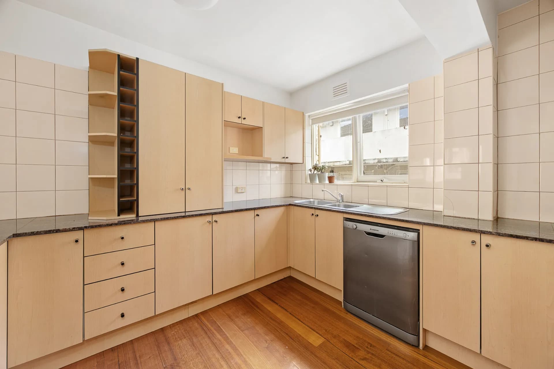 5/6 Marriott Street, St Kilda, VIC, St Kilda - Thumbnail 2