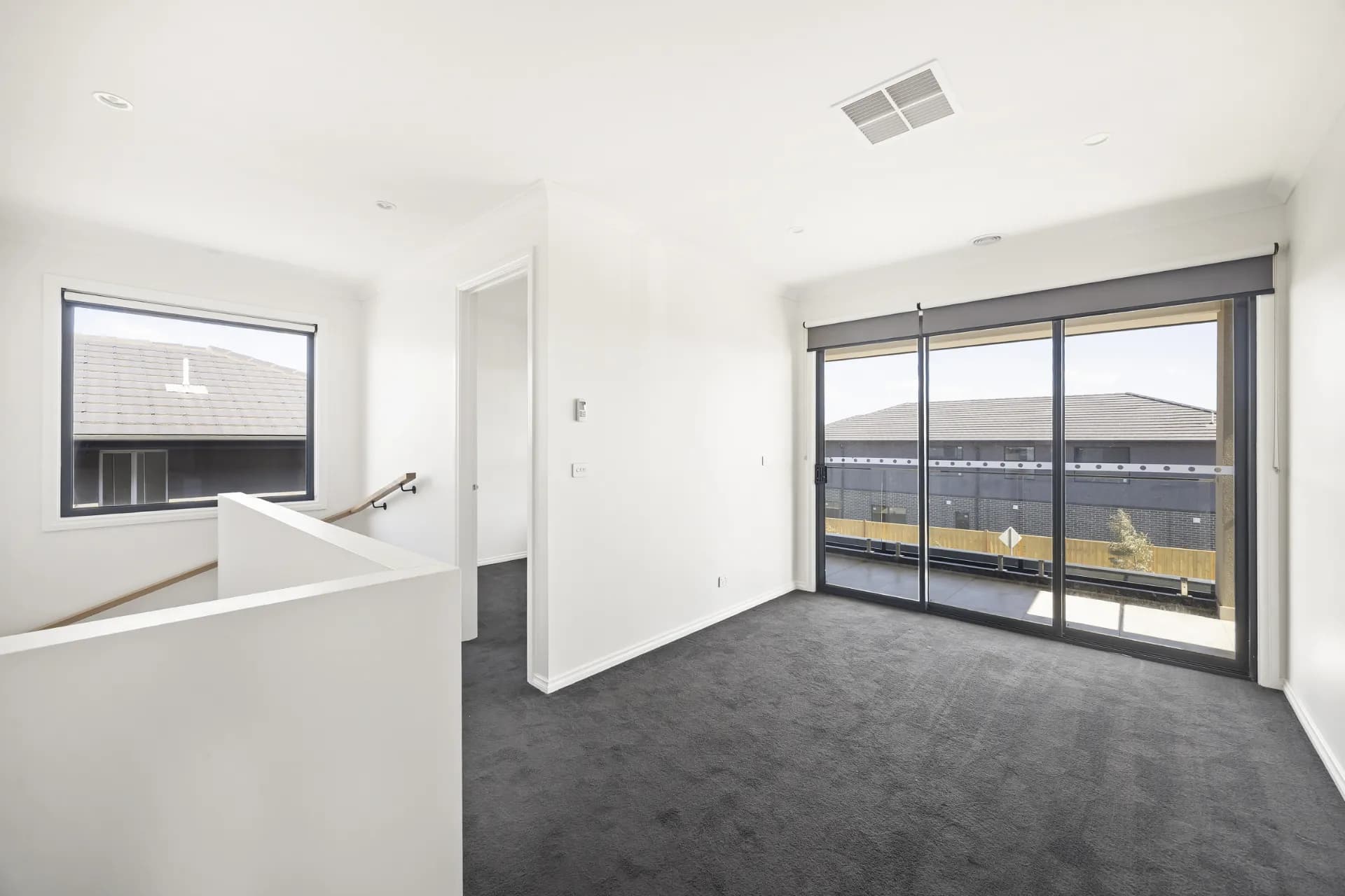 19 Wildlife Circuit, Fraser Rise - Thumbnail 5
