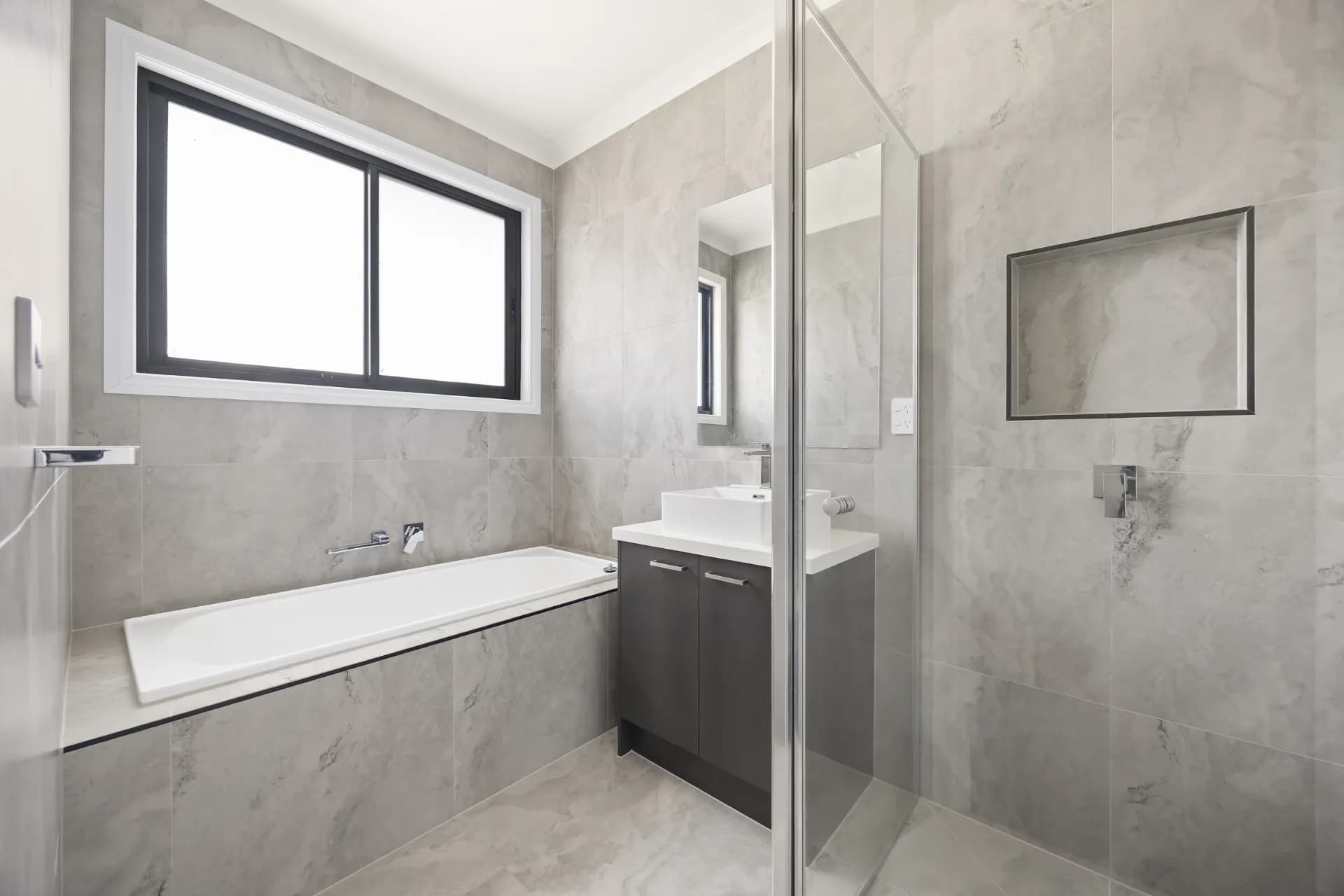 19 Wildlife Circuit, Fraser Rise - Thumbnail 7