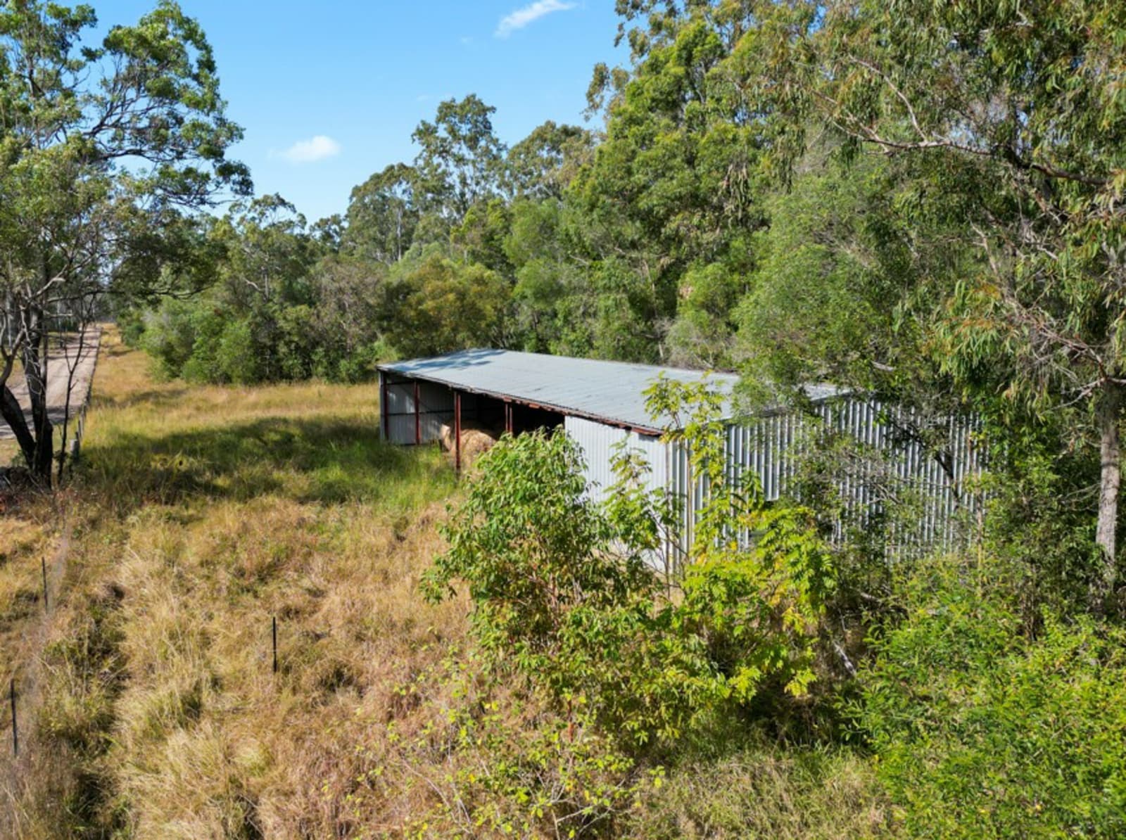 Round Hill Road, Captain Creek - Thumbnail 4