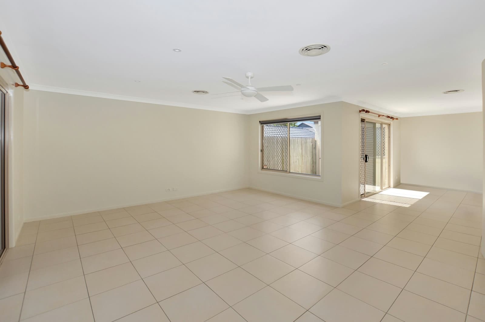 26 Treetops Avenue,Springfield Lakes, Springfield Lakes - Thumbnail 3