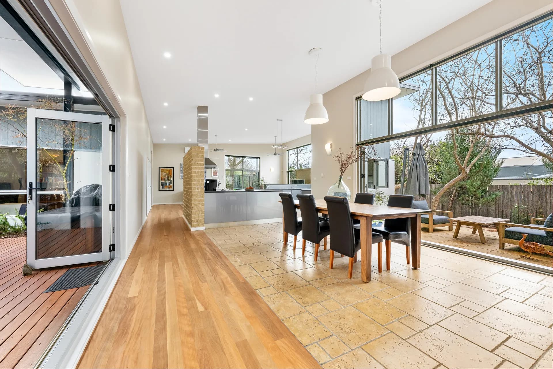 31 Novar Street, Yarralumla - Thumbnail 3