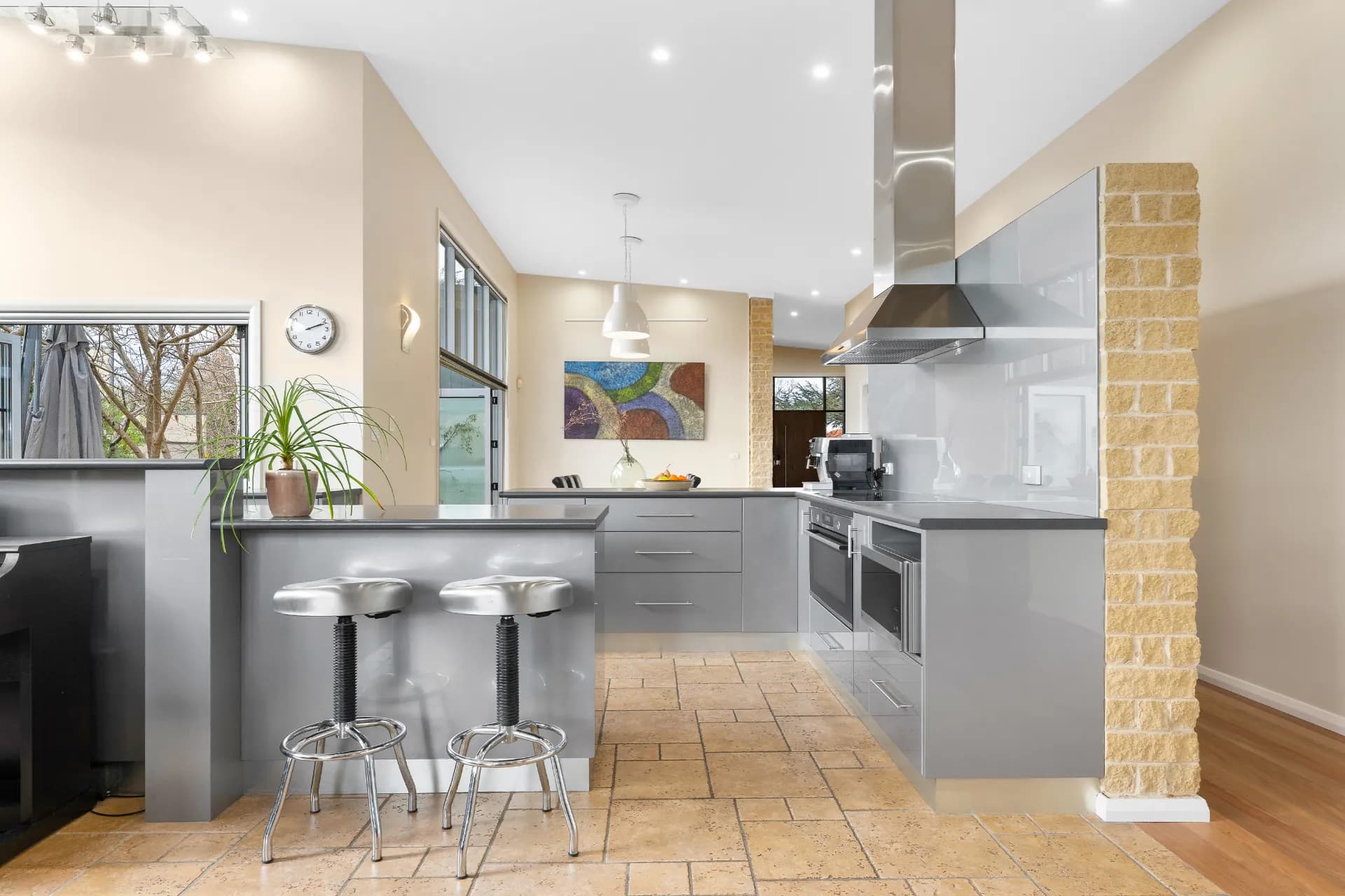31 Novar Street, Yarralumla - Thumbnail 6