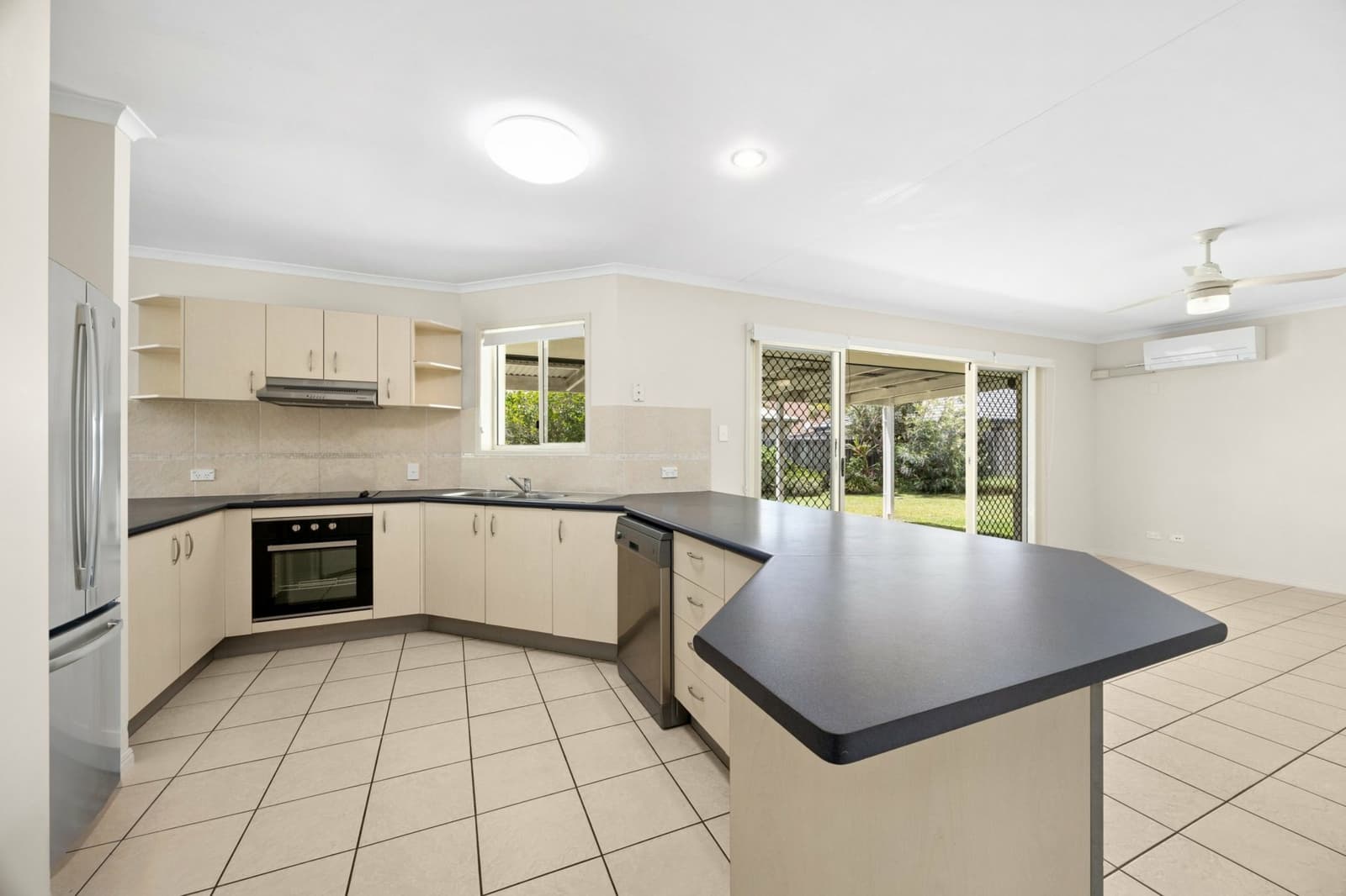 10 Pembroke Crescent,Sippy Downs, Sippy Downs - Thumbnail 6