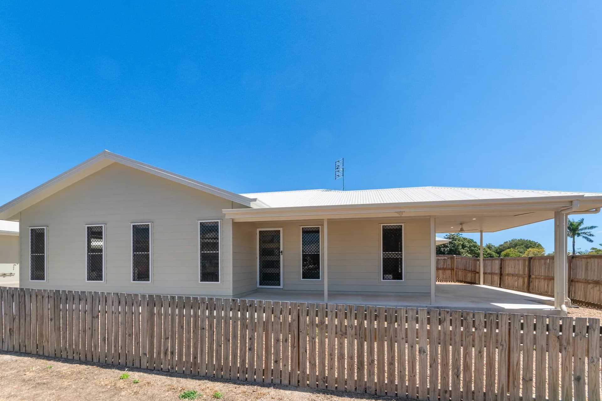 U1-U6/32-34 Rutherford Lane, Charters Towers, QLD, Charters Towers City - Thumbnail 3