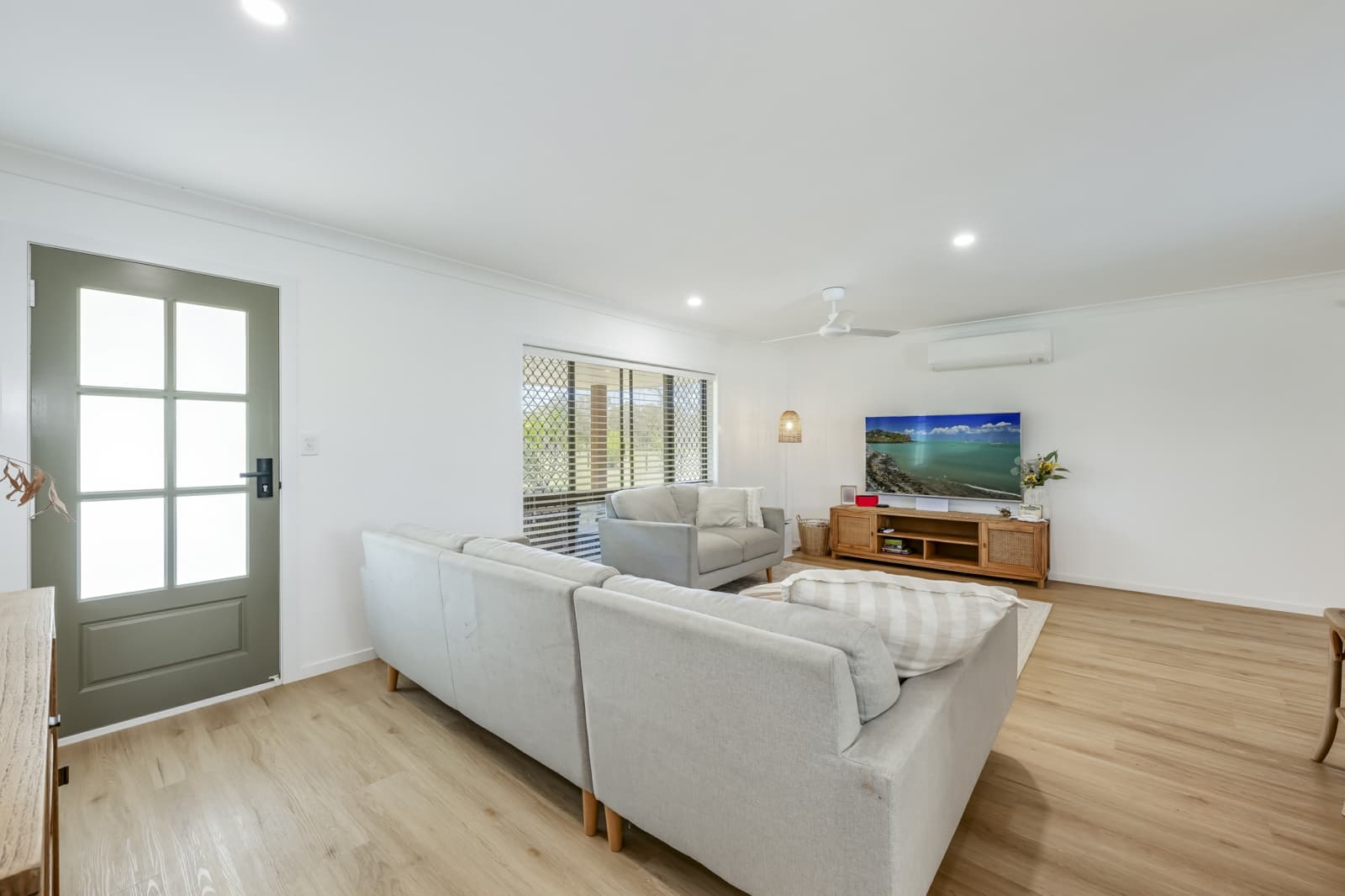 12 Davis Road,Sharon, Sharon - Thumbnail 5
