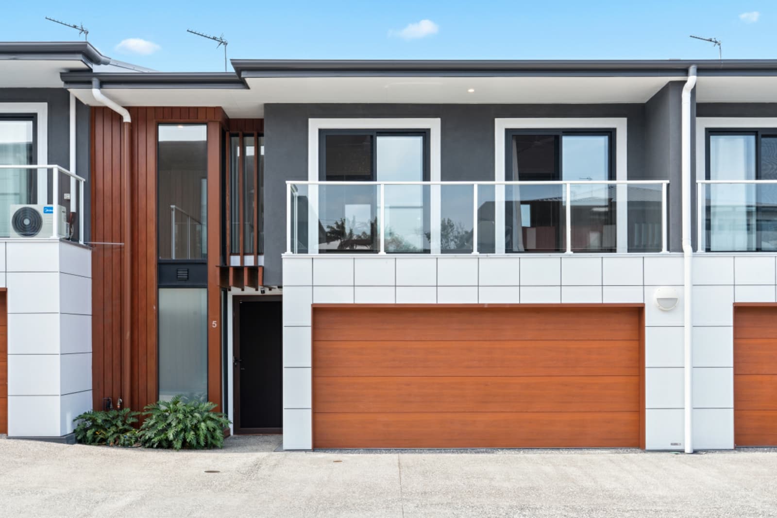 95 Johnston Street,Southport, Southport - Image 1