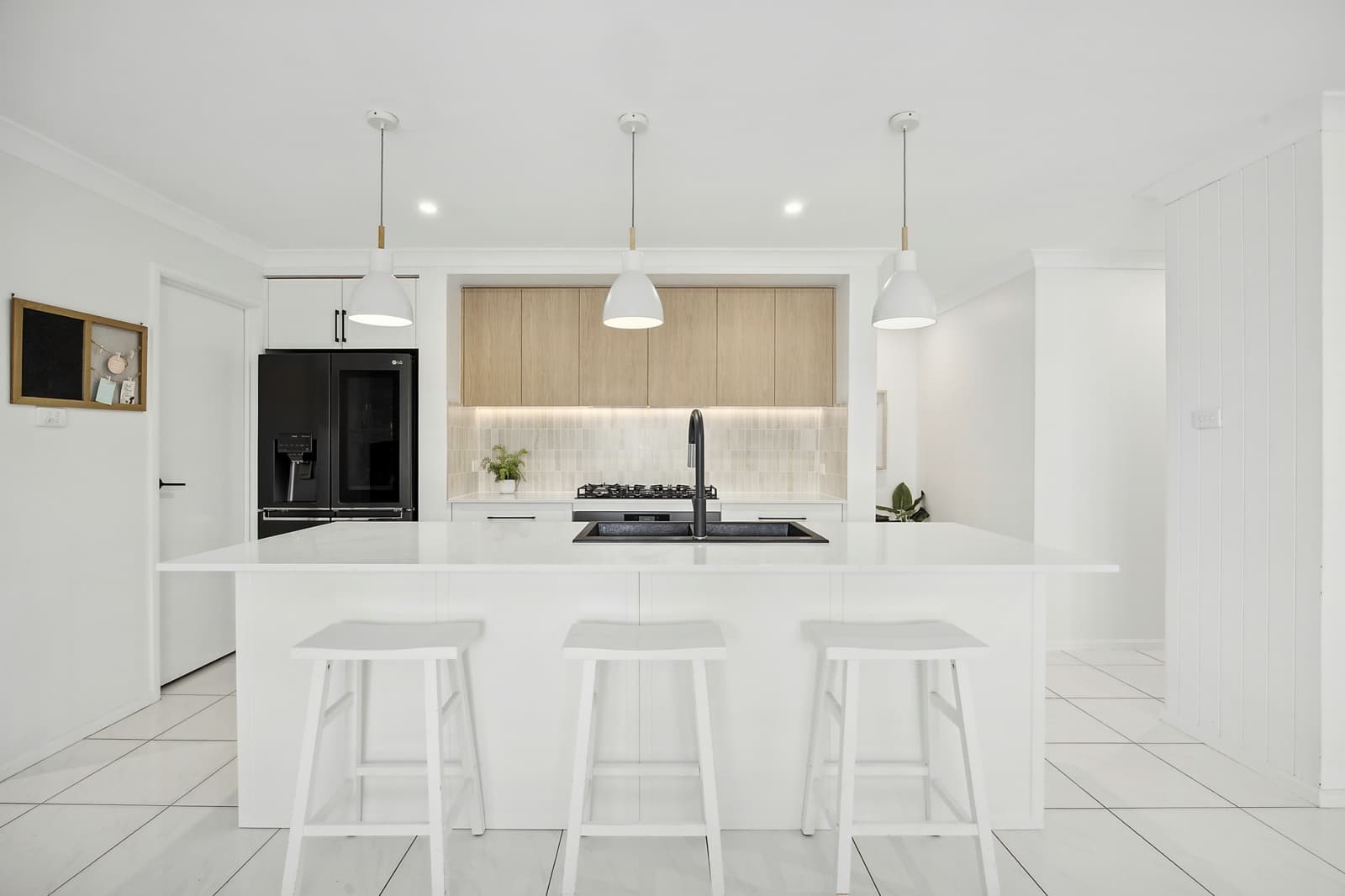 4 Seacres Close,Wadalba, Wadalba - Thumbnail 2