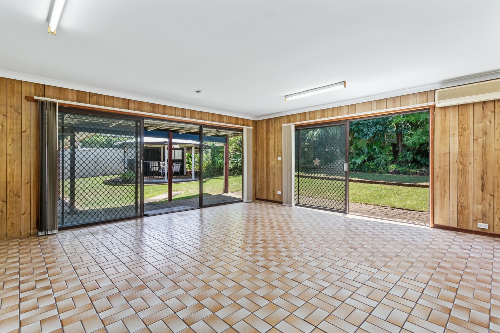 70 Collins Crescent,Benowa, Benowa - Image 1